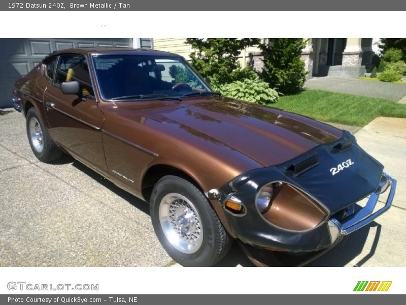 Front 3/4 View of 1972 240Z 
