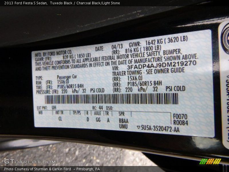 Tuxedo Black / Charcoal Black/Light Stone 2013 Ford Fiesta S Sedan