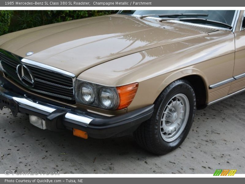 Champagne Metallic / Parchment 1985 Mercedes-Benz SL Class 380 SL Roadster