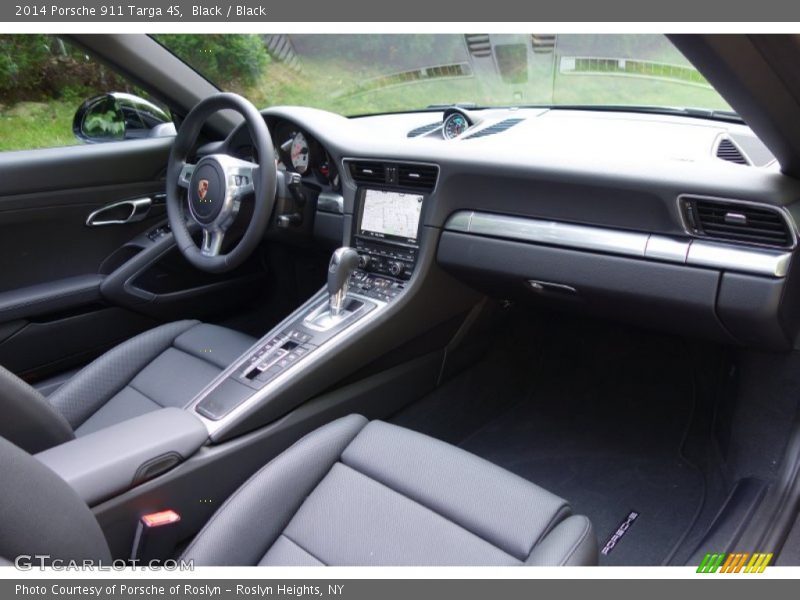 Dashboard of 2014 911 Targa 4S