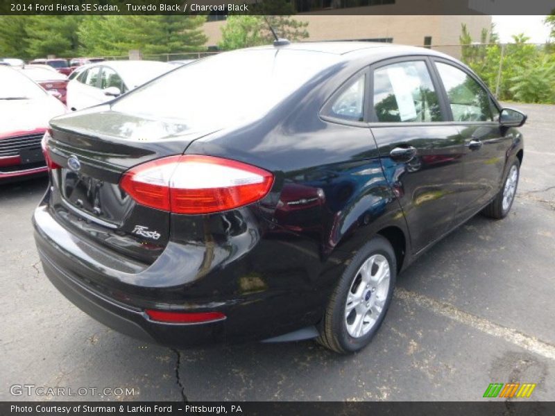 Tuxedo Black / Charcoal Black 2014 Ford Fiesta SE Sedan
