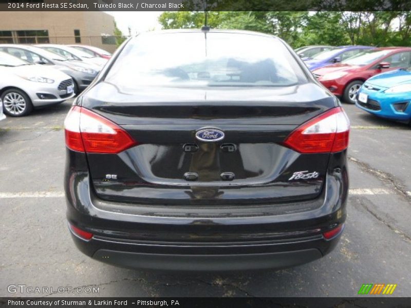 Tuxedo Black / Charcoal Black 2014 Ford Fiesta SE Sedan