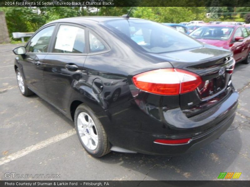 Tuxedo Black / Charcoal Black 2014 Ford Fiesta SE Sedan