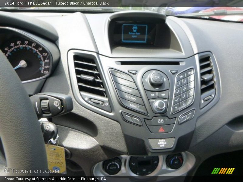 Tuxedo Black / Charcoal Black 2014 Ford Fiesta SE Sedan