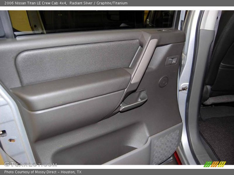 Radiant Silver / Graphite/Titanium 2006 Nissan Titan LE Crew Cab 4x4