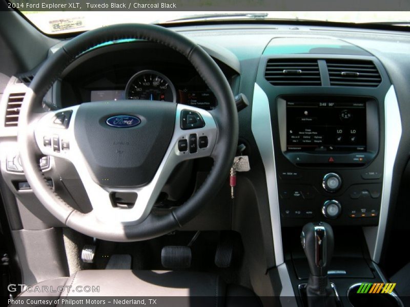 Tuxedo Black / Charcoal Black 2014 Ford Explorer XLT