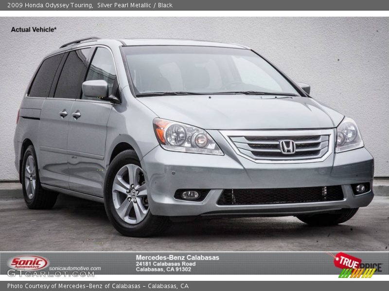 Silver Pearl Metallic / Black 2009 Honda Odyssey Touring