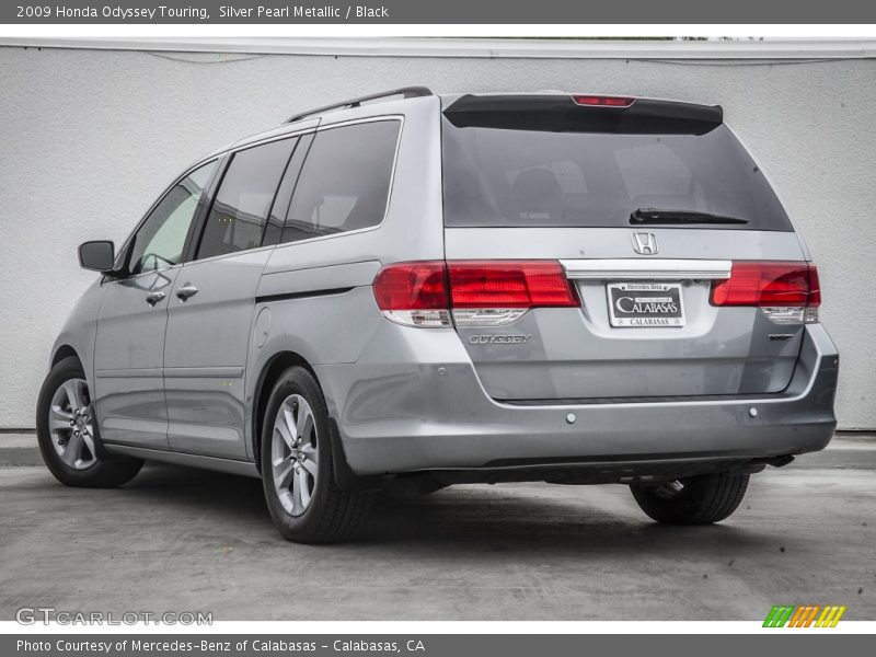 Silver Pearl Metallic / Black 2009 Honda Odyssey Touring