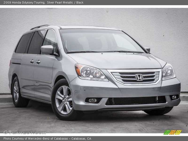 Silver Pearl Metallic / Black 2009 Honda Odyssey Touring