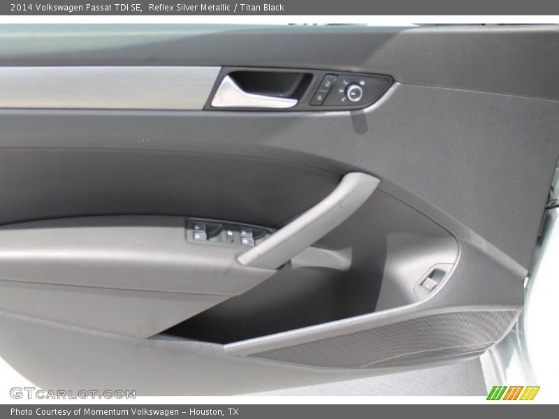 Reflex Silver Metallic / Titan Black 2014 Volkswagen Passat TDI SE