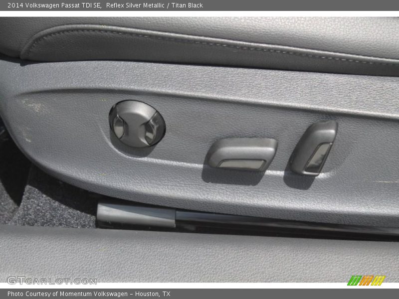 Reflex Silver Metallic / Titan Black 2014 Volkswagen Passat TDI SE