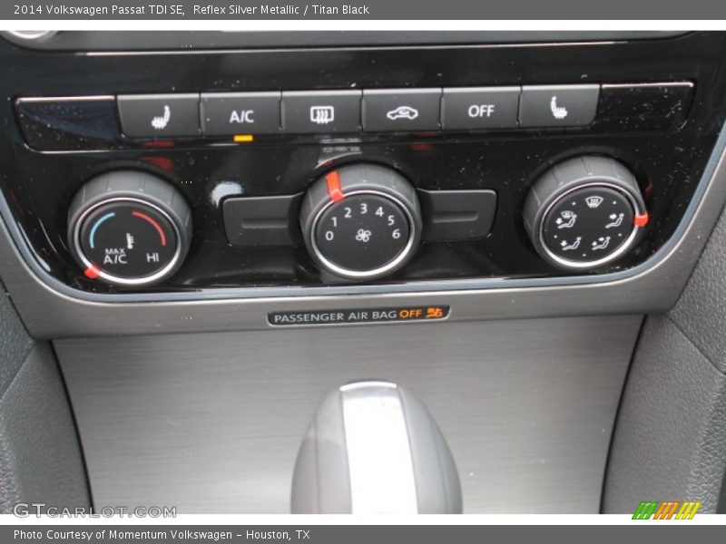 Reflex Silver Metallic / Titan Black 2014 Volkswagen Passat TDI SE
