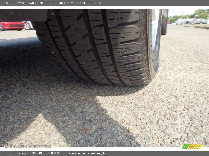 Sheer Silver Metallic / Ebony 2011 Chevrolet Avalanche LT 4x4