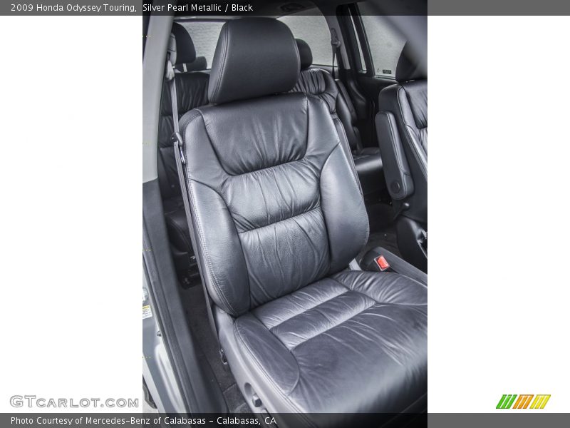 Silver Pearl Metallic / Black 2009 Honda Odyssey Touring