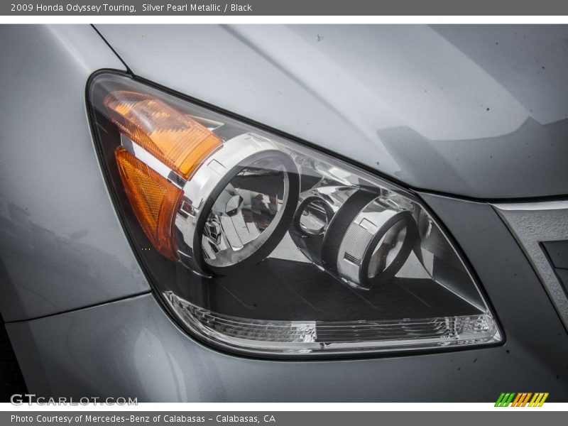 Silver Pearl Metallic / Black 2009 Honda Odyssey Touring