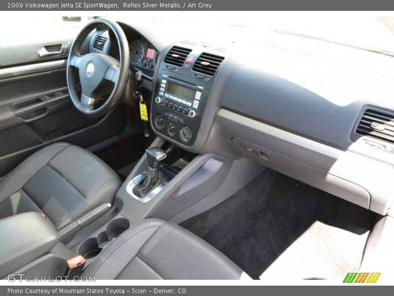 Reflex Silver Metallic / Art Grey 2009 Volkswagen Jetta SE SportWagen