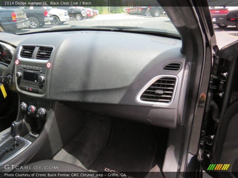 Black Clear Coat / Black 2014 Dodge Avenger SE