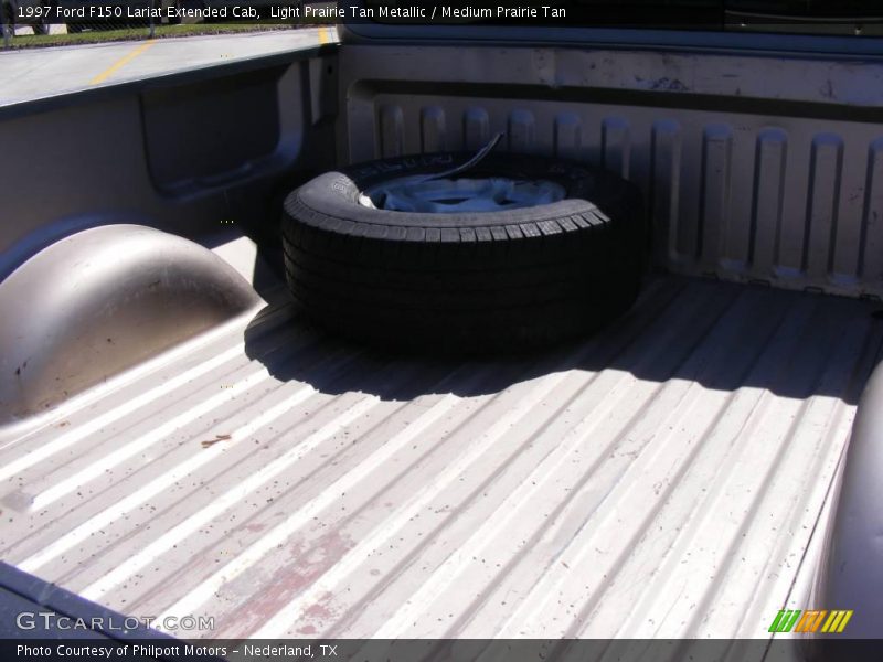 Light Prairie Tan Metallic / Medium Prairie Tan 1997 Ford F150 Lariat Extended Cab