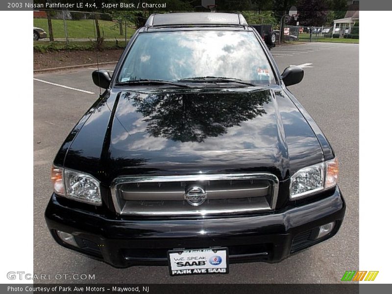 Super Black / Charcoal 2003 Nissan Pathfinder LE 4x4
