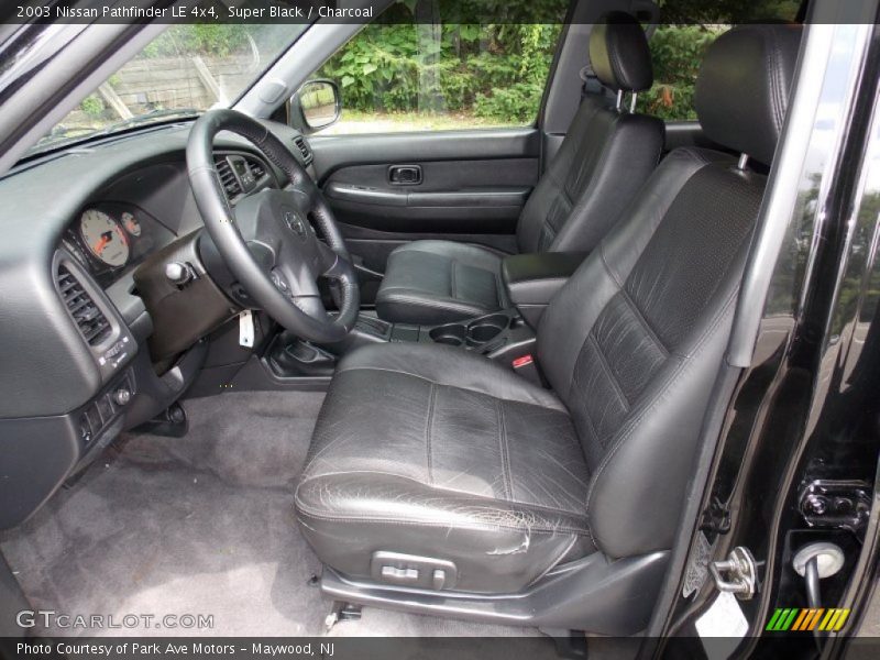Super Black / Charcoal 2003 Nissan Pathfinder LE 4x4