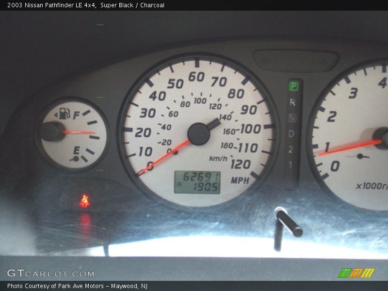 Super Black / Charcoal 2003 Nissan Pathfinder LE 4x4