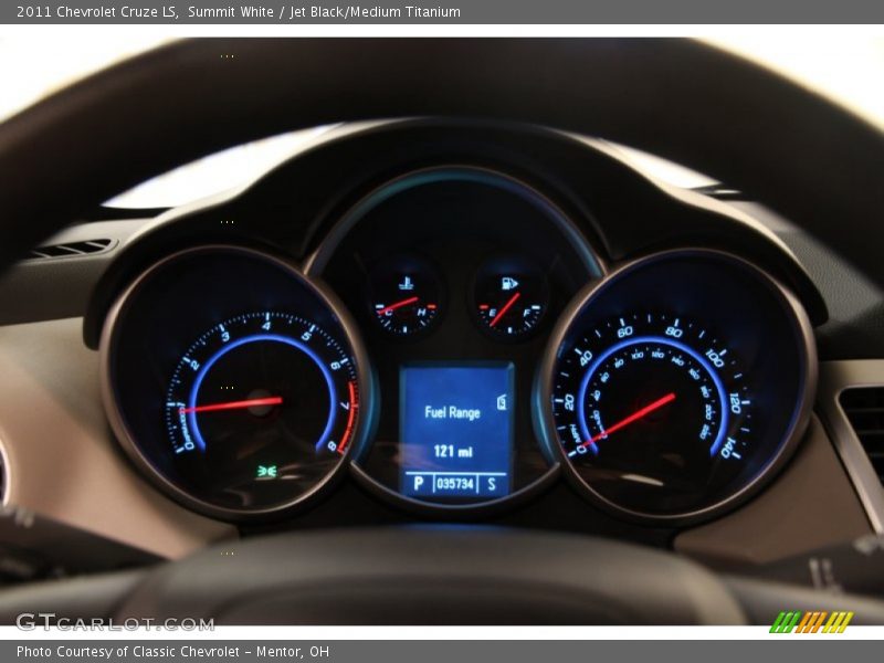 Summit White / Jet Black/Medium Titanium 2011 Chevrolet Cruze LS