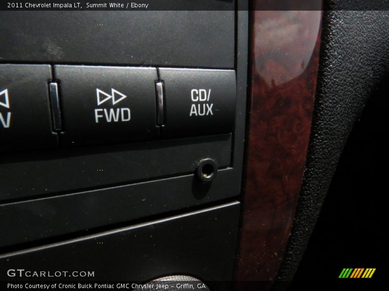 Summit White / Ebony 2011 Chevrolet Impala LT