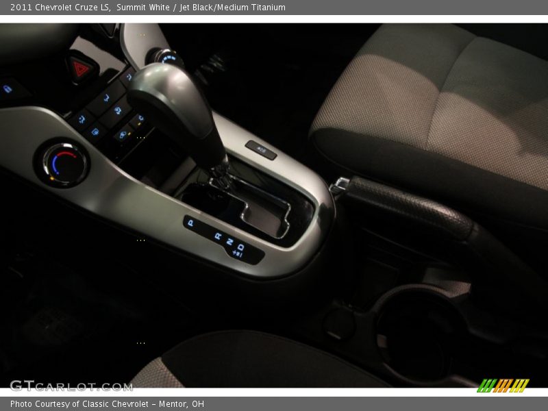 Summit White / Jet Black/Medium Titanium 2011 Chevrolet Cruze LS