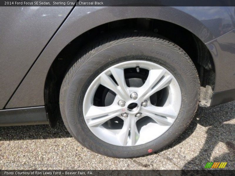 Sterling Gray / Charcoal Black 2014 Ford Focus SE Sedan