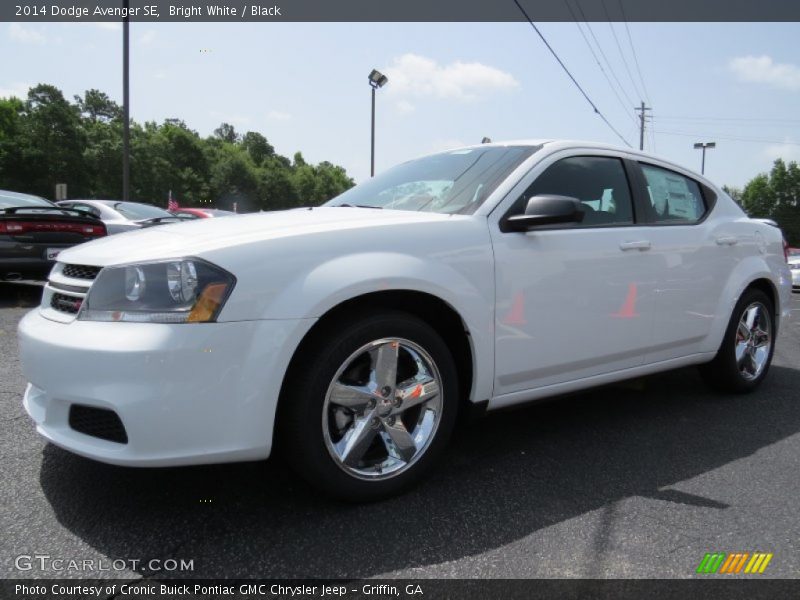 Bright White / Black 2014 Dodge Avenger SE