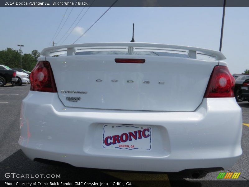 Bright White / Black 2014 Dodge Avenger SE