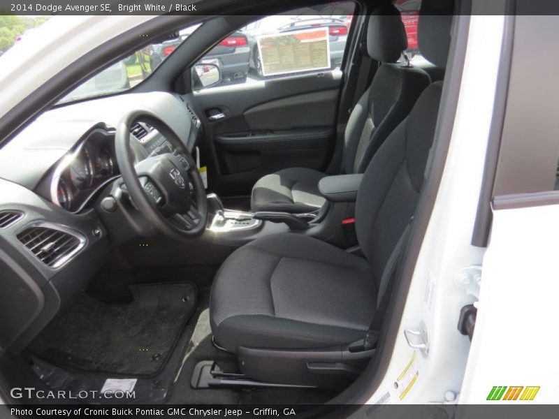 Bright White / Black 2014 Dodge Avenger SE