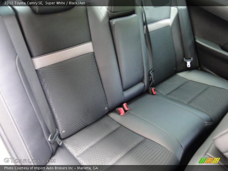 Super White / Black/Ash 2012 Toyota Camry SE