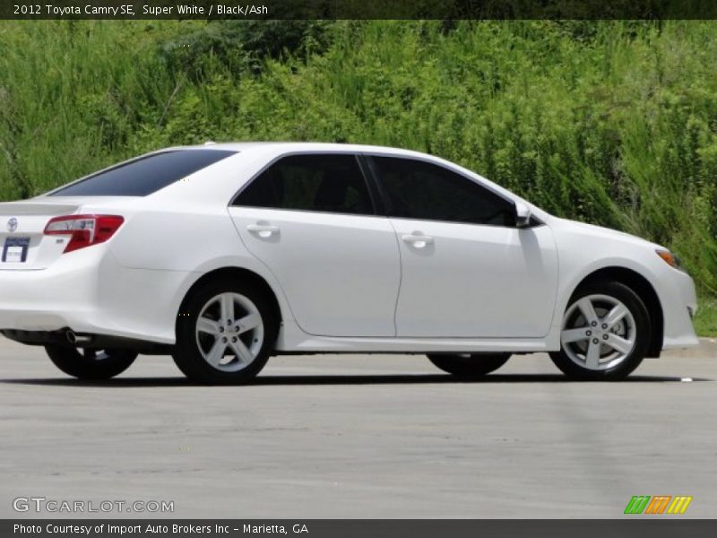 Super White / Black/Ash 2012 Toyota Camry SE