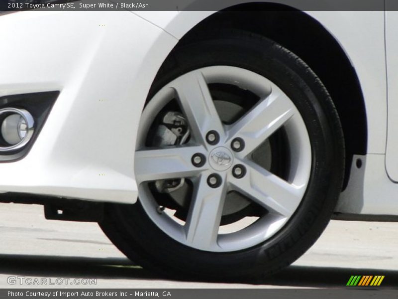 Super White / Black/Ash 2012 Toyota Camry SE