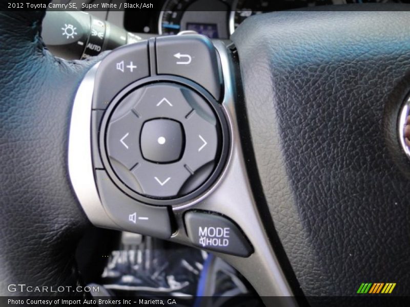 Super White / Black/Ash 2012 Toyota Camry SE