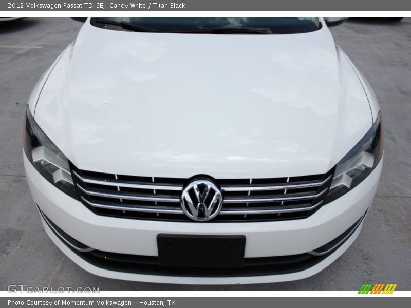 Candy White / Titan Black 2012 Volkswagen Passat TDI SE