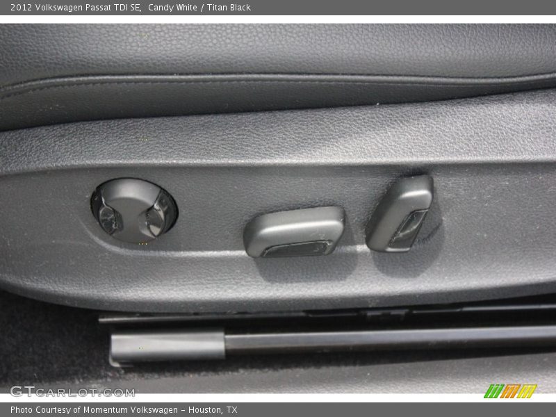 Candy White / Titan Black 2012 Volkswagen Passat TDI SE