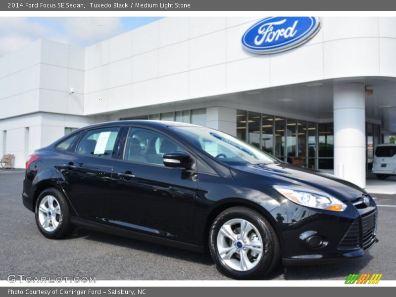 Tuxedo Black / Medium Light Stone 2014 Ford Focus SE Sedan