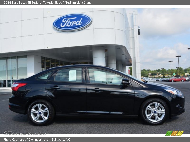 Tuxedo Black / Medium Light Stone 2014 Ford Focus SE Sedan