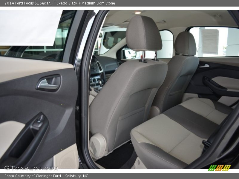 Tuxedo Black / Medium Light Stone 2014 Ford Focus SE Sedan