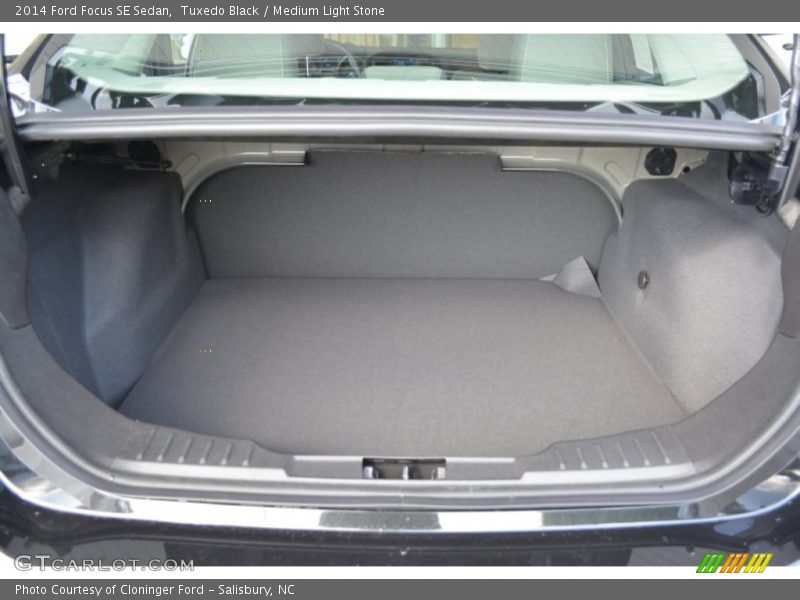 Tuxedo Black / Medium Light Stone 2014 Ford Focus SE Sedan