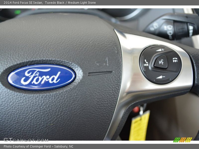 Tuxedo Black / Medium Light Stone 2014 Ford Focus SE Sedan