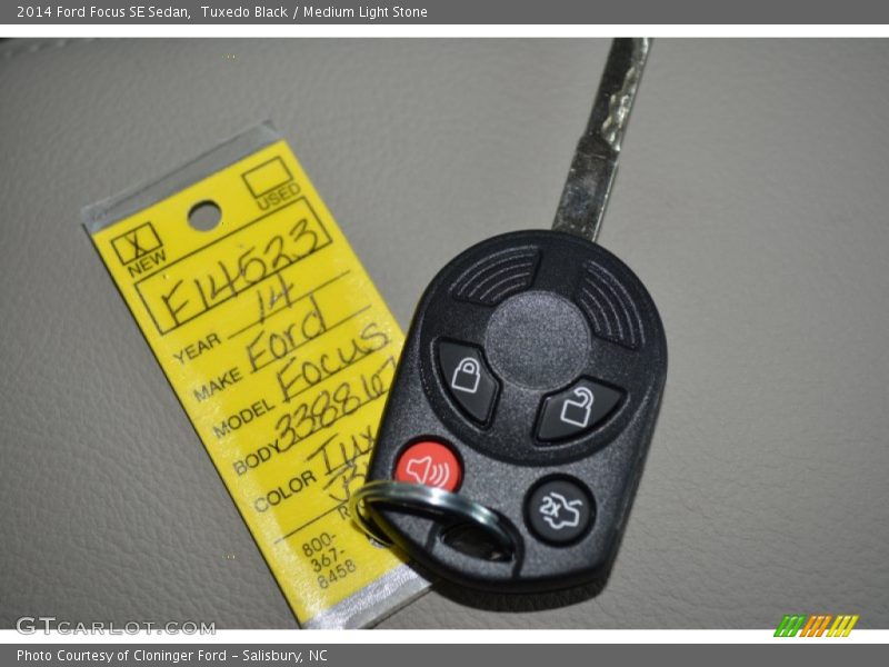 Tuxedo Black / Medium Light Stone 2014 Ford Focus SE Sedan