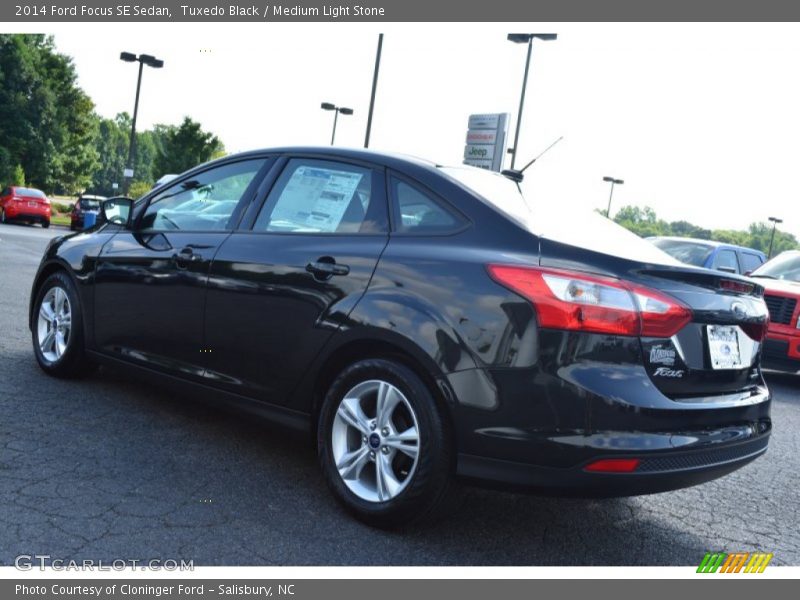 Tuxedo Black / Medium Light Stone 2014 Ford Focus SE Sedan