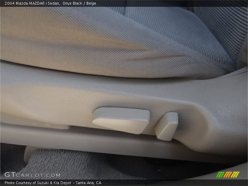 Onyx Black / Beige 2004 Mazda MAZDA6 i Sedan
