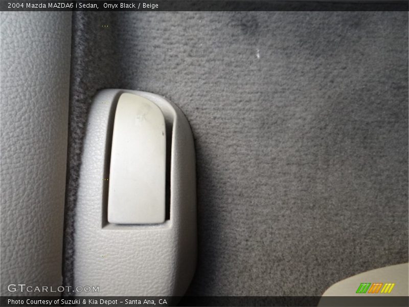 Onyx Black / Beige 2004 Mazda MAZDA6 i Sedan