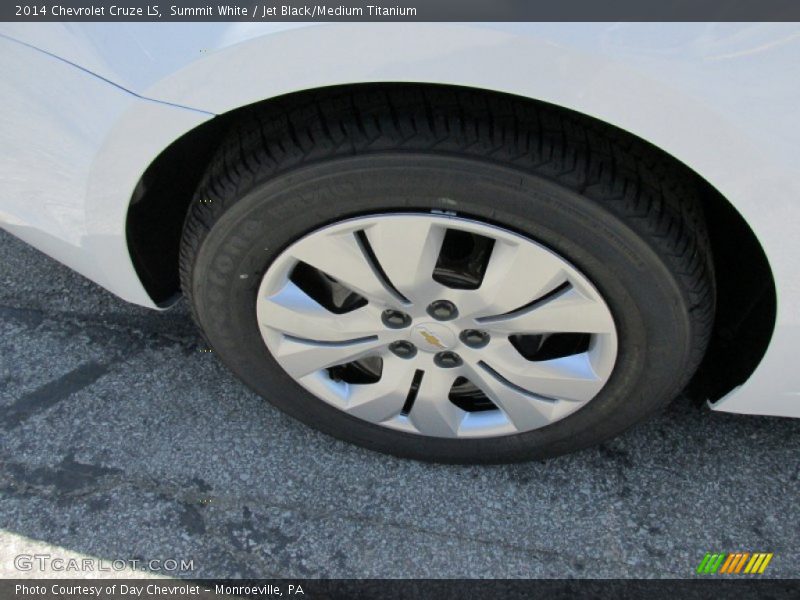 Summit White / Jet Black/Medium Titanium 2014 Chevrolet Cruze LS