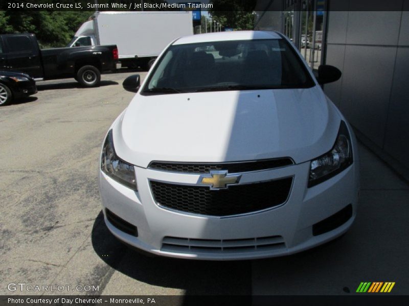 Summit White / Jet Black/Medium Titanium 2014 Chevrolet Cruze LS