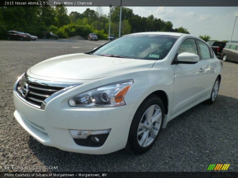 Front 3/4 View of 2015 Altima 2.5 SL